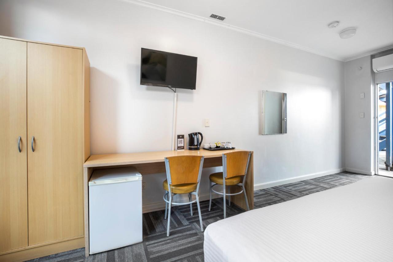 Meadow Inn Hotel-Motel Мельбурн Экстерьер фото