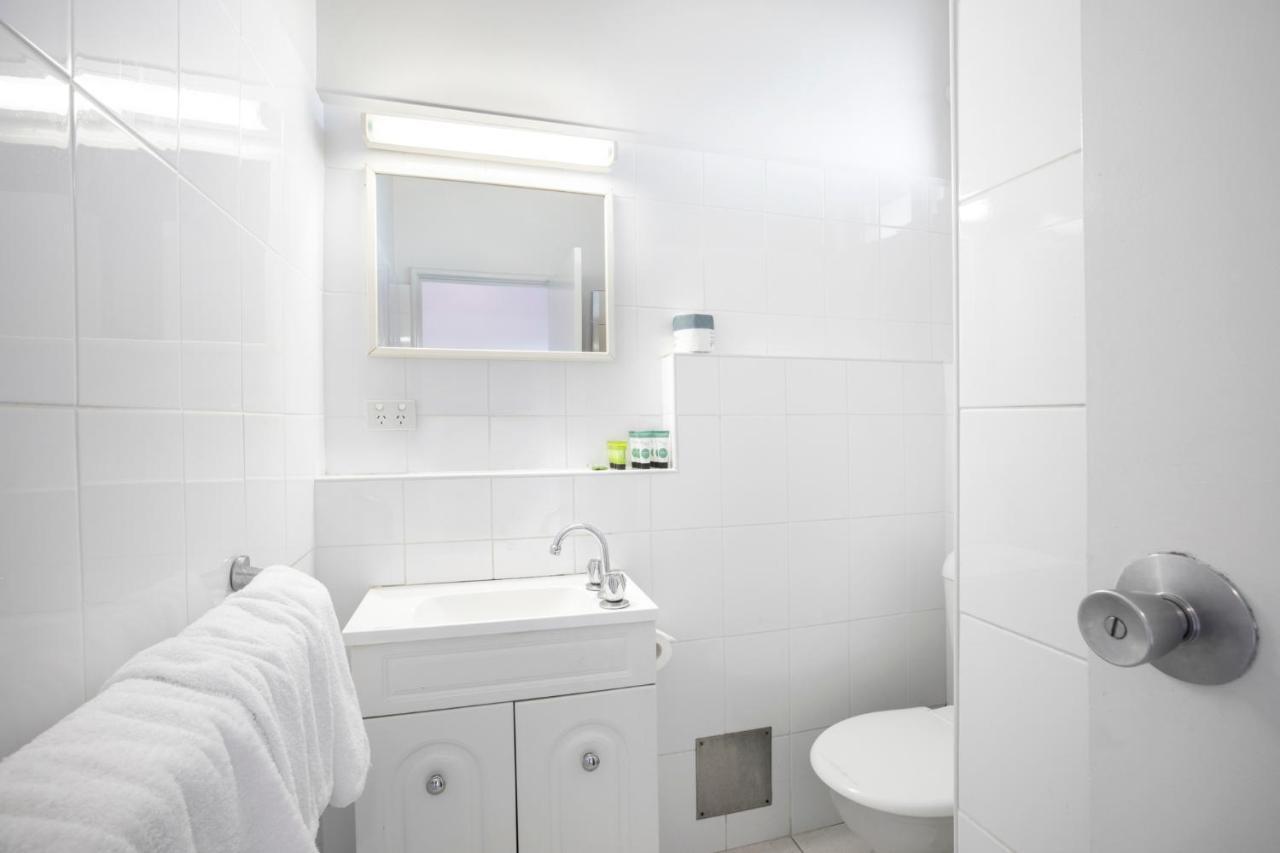 Meadow Inn Hotel-Motel Мельбурн Экстерьер фото