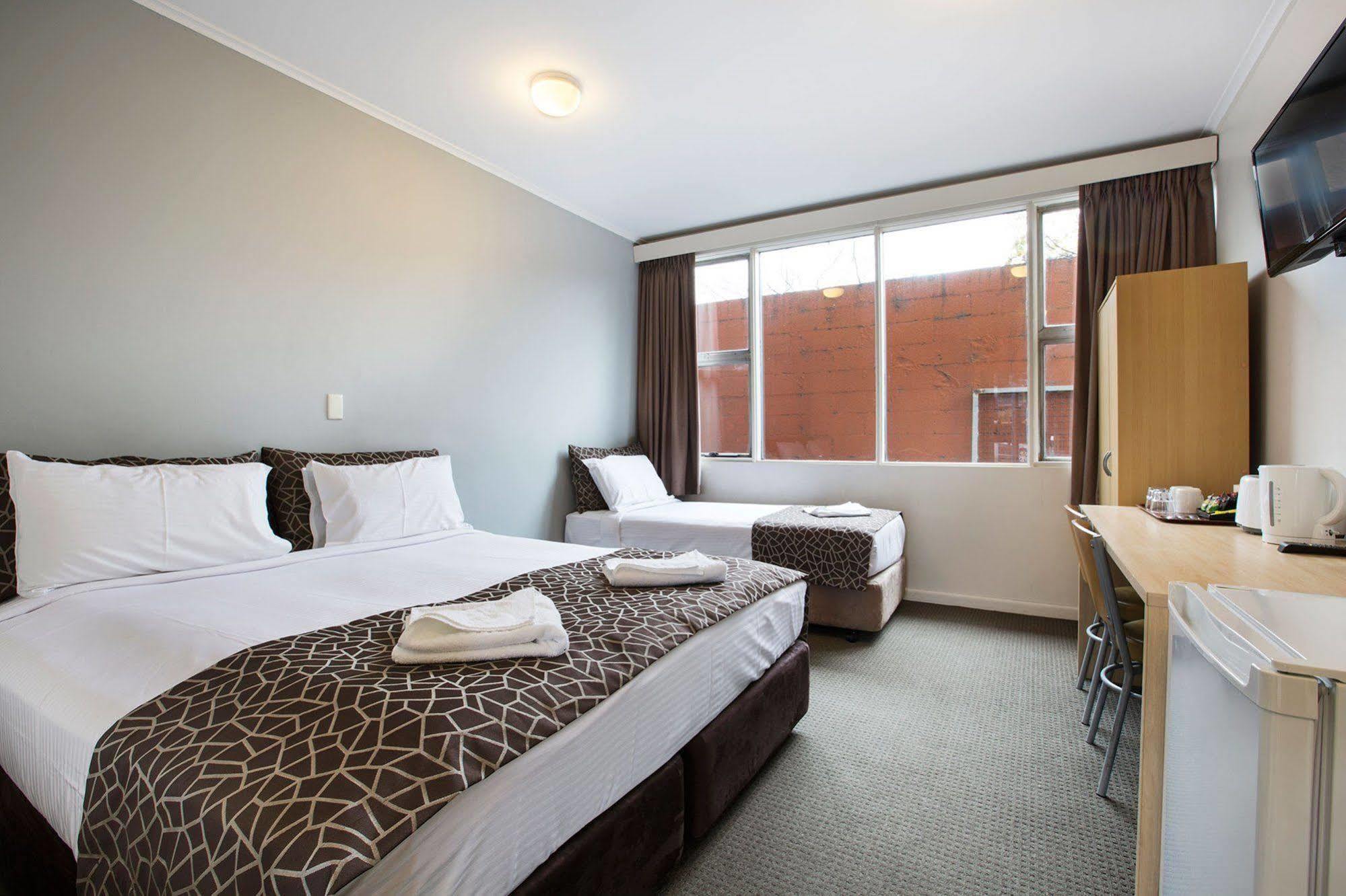 Meadow Inn Hotel-Motel Мельбурн Экстерьер фото
